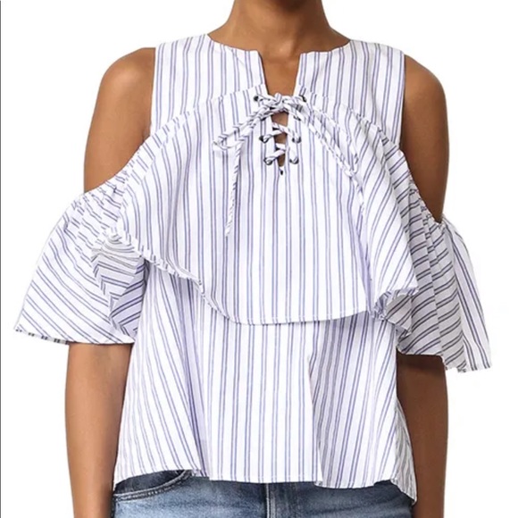 JOA Cold Shoulder Top - Picture 2 of 7